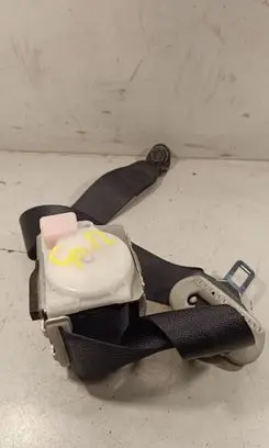 Middle seatbelt (rear)