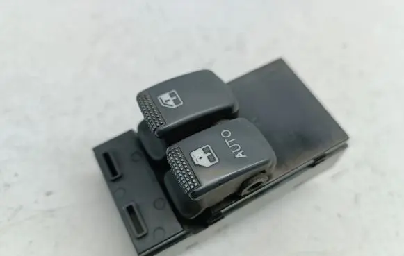 Hyundai Getz Electric window control switch 935701C010