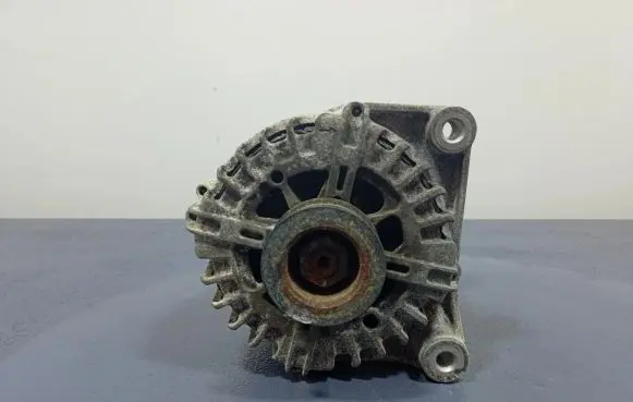 BMW 5 F10 F11 Generator/alternator 8570672