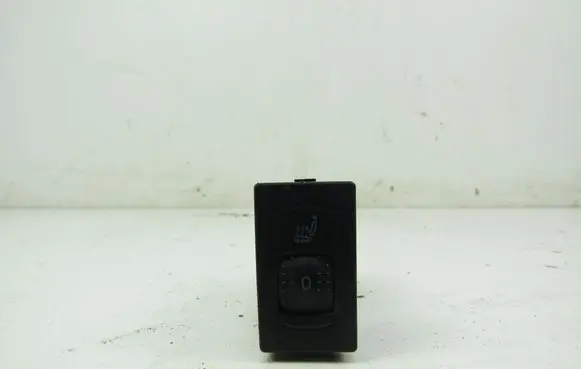 Volkswagen PASSAT B5.5 Seat heating switch 