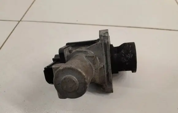 Hyundai Santa Fe EGR valve 284102F000 12J250506