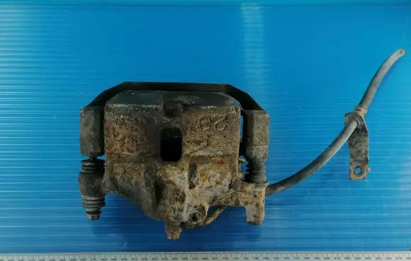 Hyundai i20 (PB PBT) Front brake caliper