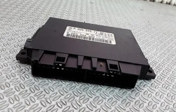 Mercedes-Benz E W211 Parking PDC control unit/module A0255457132
