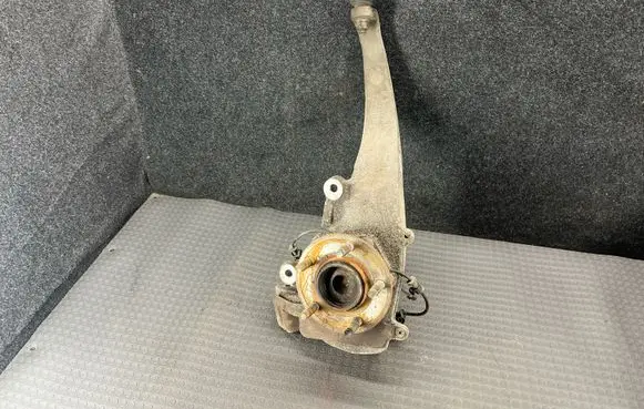 Jaguar XF X250 Front wheel hub