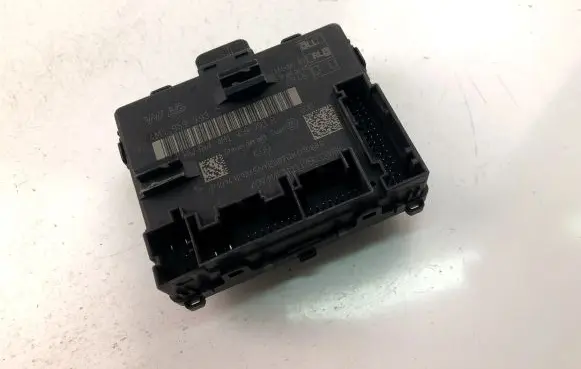 Volkswagen Touareg II Other control units/modules 4M1959793C