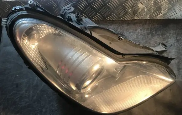 Mercedes-Benz CLS C219 Headlight/headlamp A0008201608