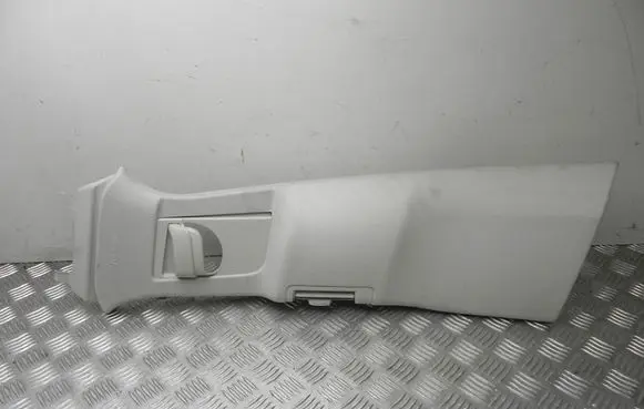 Volvo XC60 (B) pillar trim (top) 32132588
