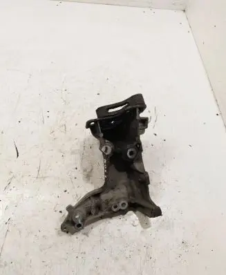 Peugeot 308 SW Engine mounting bracket 9659200880