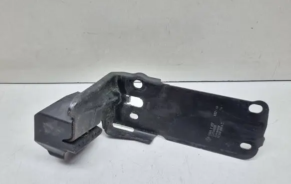 BMW 3 E90 E91 Radiator mount bracket 7117812 51647117812