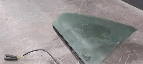 BMW 3 E36 Rear side window