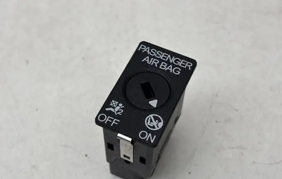 Passenger airbag on/off switch