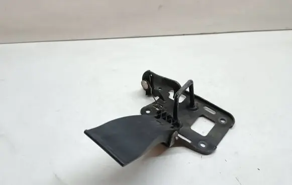 Audi A5 8T 8F Engine bonnet/hood lock/latch loop/hook 8T0823480