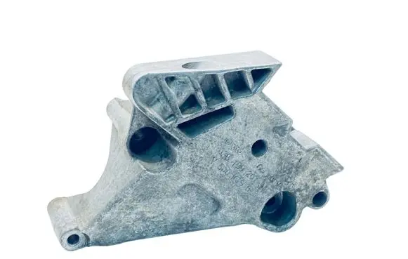 Volkswagen PASSAT B6 Engine mounting bracket 03G199207A
