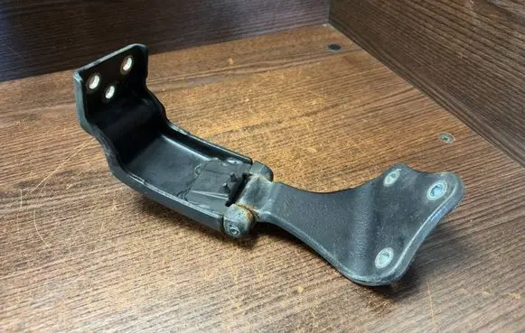 Mercedes-Benz Vito Viano W639 Loading door lower hinge A6397401337 6397401337