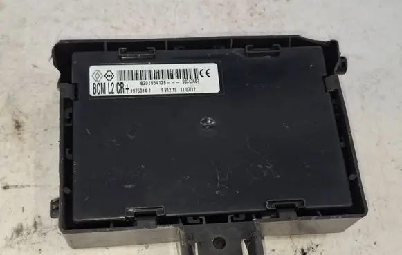 Renault Clio III Comfort/convenience module 8201054129 00343607 19759141