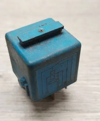 BMW 5 E39 Other relay 8350566