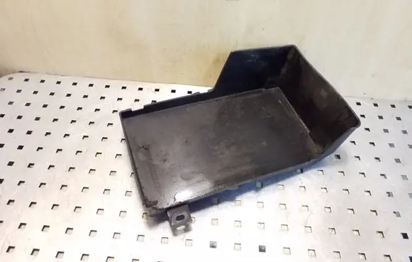 Peugeot 4007 Battery tray 8201A004