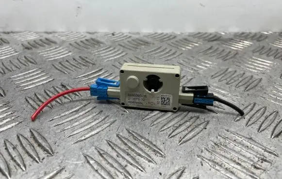 BMW 6 F12 F13 Aerial antenna amplifier 6990090