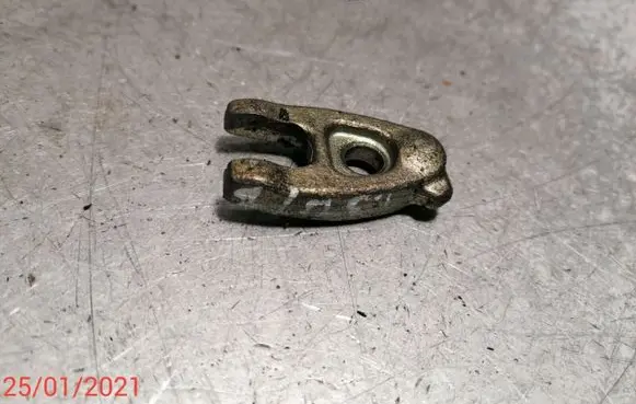 Nissan Qashqai+2 Fuel Injector clamp holder