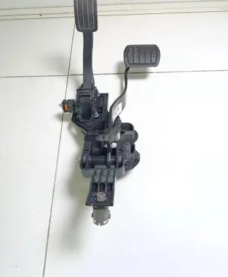 Citroen C4 Cactus Pedal assembly 86ET40 3348026B 84PATD3045837
