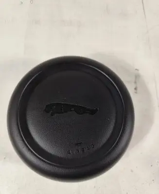 Jaguar XE Steering wheel airbag cover 3105987