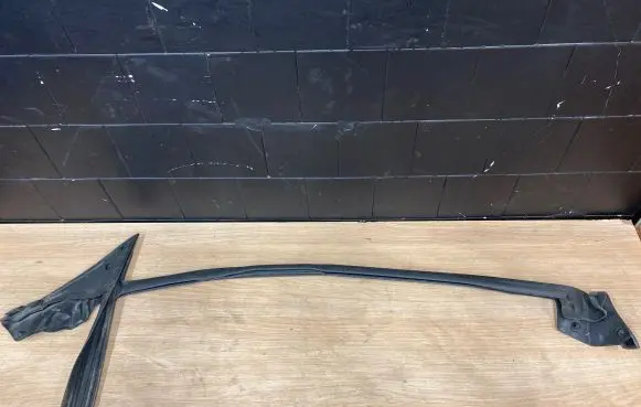 Mercedes-Benz C W205 Rubber seal front coupe door window A2057206120