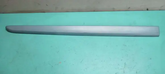 Renault Modus Front door trim bar 8200649248