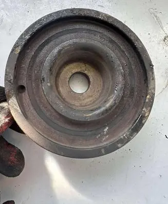 Renault Megane II Crankshaft pulley