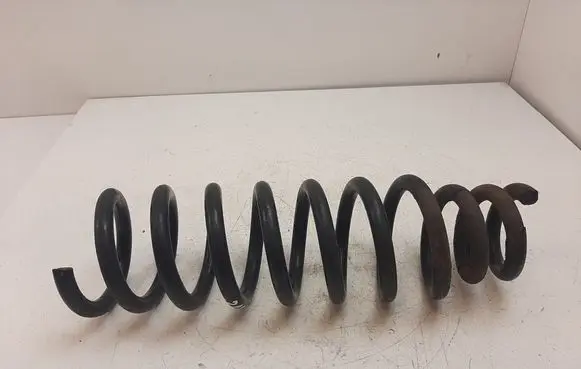 Volkswagen Touareg I Front coil spring