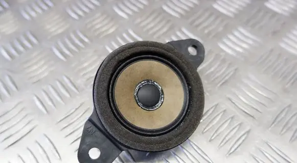 Toyota Yaris XP210 Panel speaker 8615002230