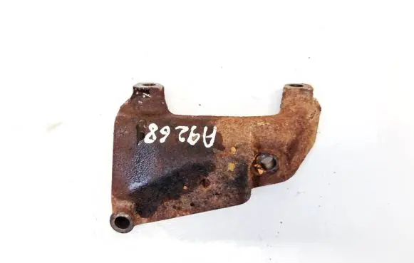Toyota RAV 4 (XA20) Engine mounting bracket