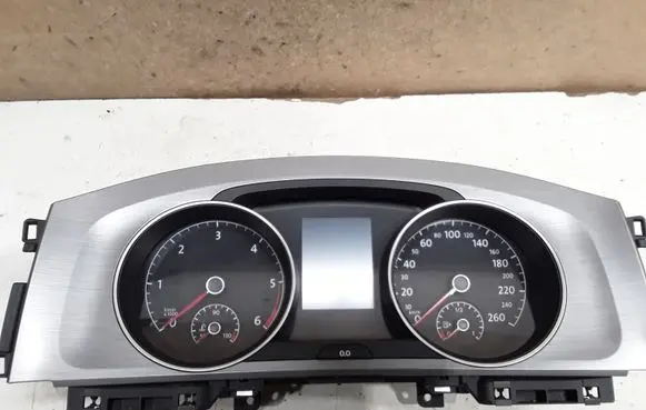 Volkswagen Golf VII Speedometer (instrument cluster) 5G0920861A