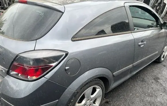 Opel Astra H Fender 