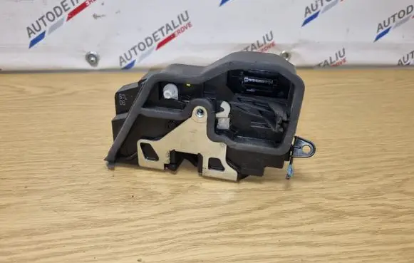 BMW 3 E92 E93 Front door lock 7202145