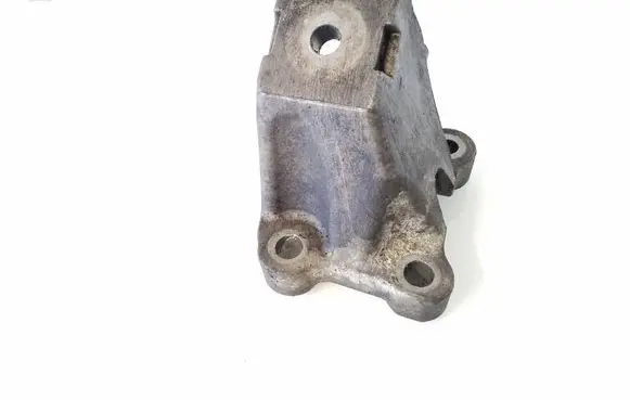 Audi A6 S6 C6 4F Engine mounting bracket 4F0199307