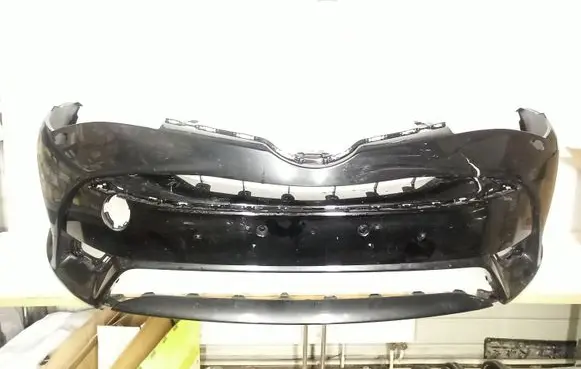 Toyota Avensis T270 Front bumper 5211905230