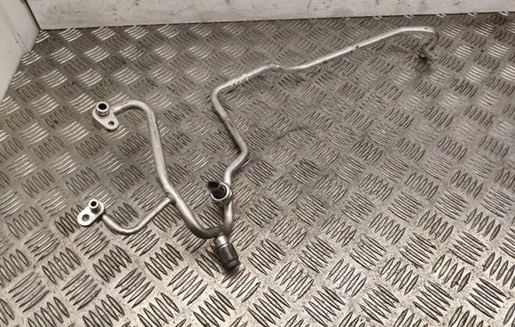 Renault Megane E-Tech Air conditioning (A/C) pipe/hose 924102218R