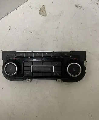 Volkswagen Golf VI Climate control unit 5K0907044ES