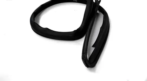 Jaguar F-Type Rubber seal front coupe door 152CZ04L1