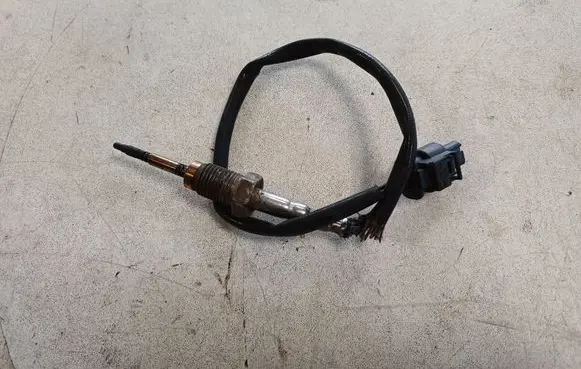BMW 5 F10 F11 Exhaust gas temperature sensor 8509963