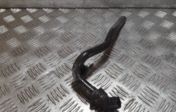 Volkswagen PASSAT B5.5 Engine coolant pipe/hose 058133607D