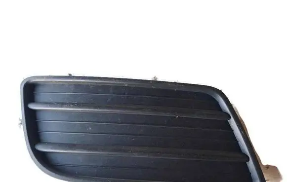 Suzuki Swift I Front bumper lower grill 71751-72K0