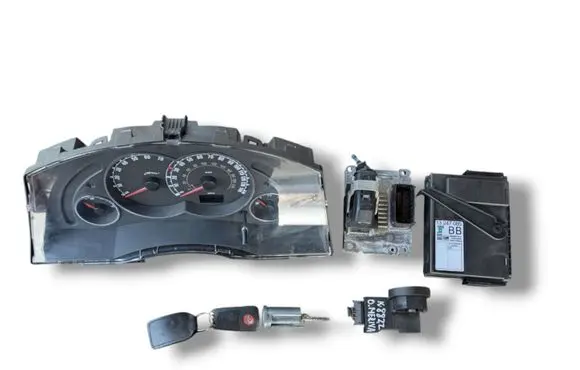 Opel Meriva A Engine ECU kit and lock set 0261208255 55353613