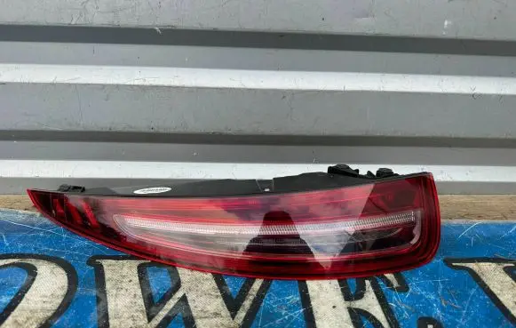 Porsche 911 Rear/tail lights 99163114182 01066213 31072017