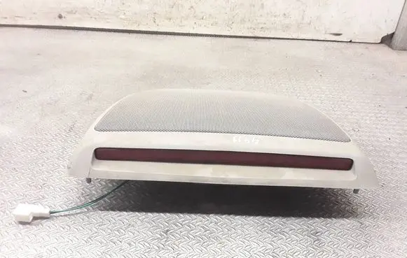 KIA Opirus Third/center stoplight 