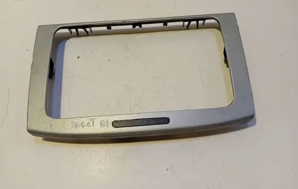 Volkswagen PASSAT B6 Radio/GPS head unit trim 3C0858069M 318410100