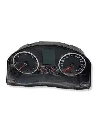 Volkswagen Tiguan Speedometer (instrument cluster) 5N0920870D
