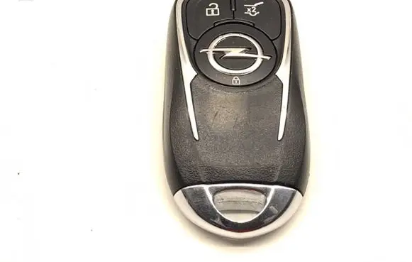 Opel Insignia B Ignition key/card 