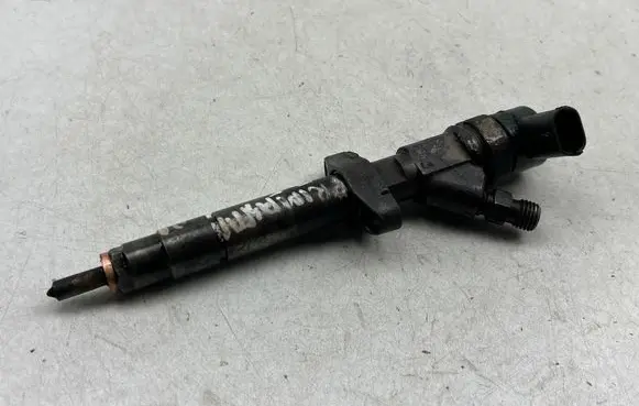 Fuel injector