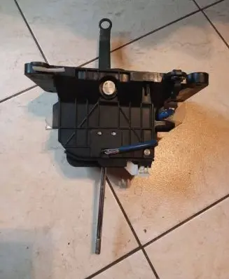 Lexus IS 220D-250-350 Gear shifter/selector 3352153050